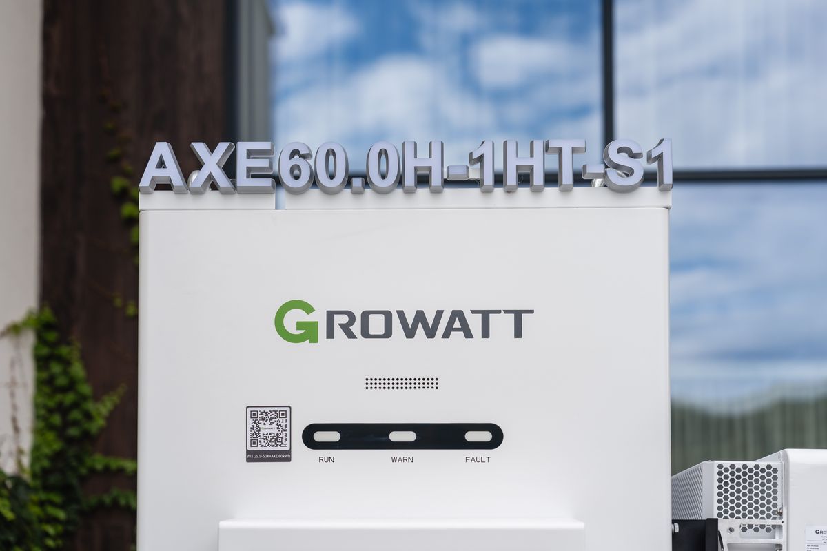 A Growatt AXE high-voltage battery at the launch